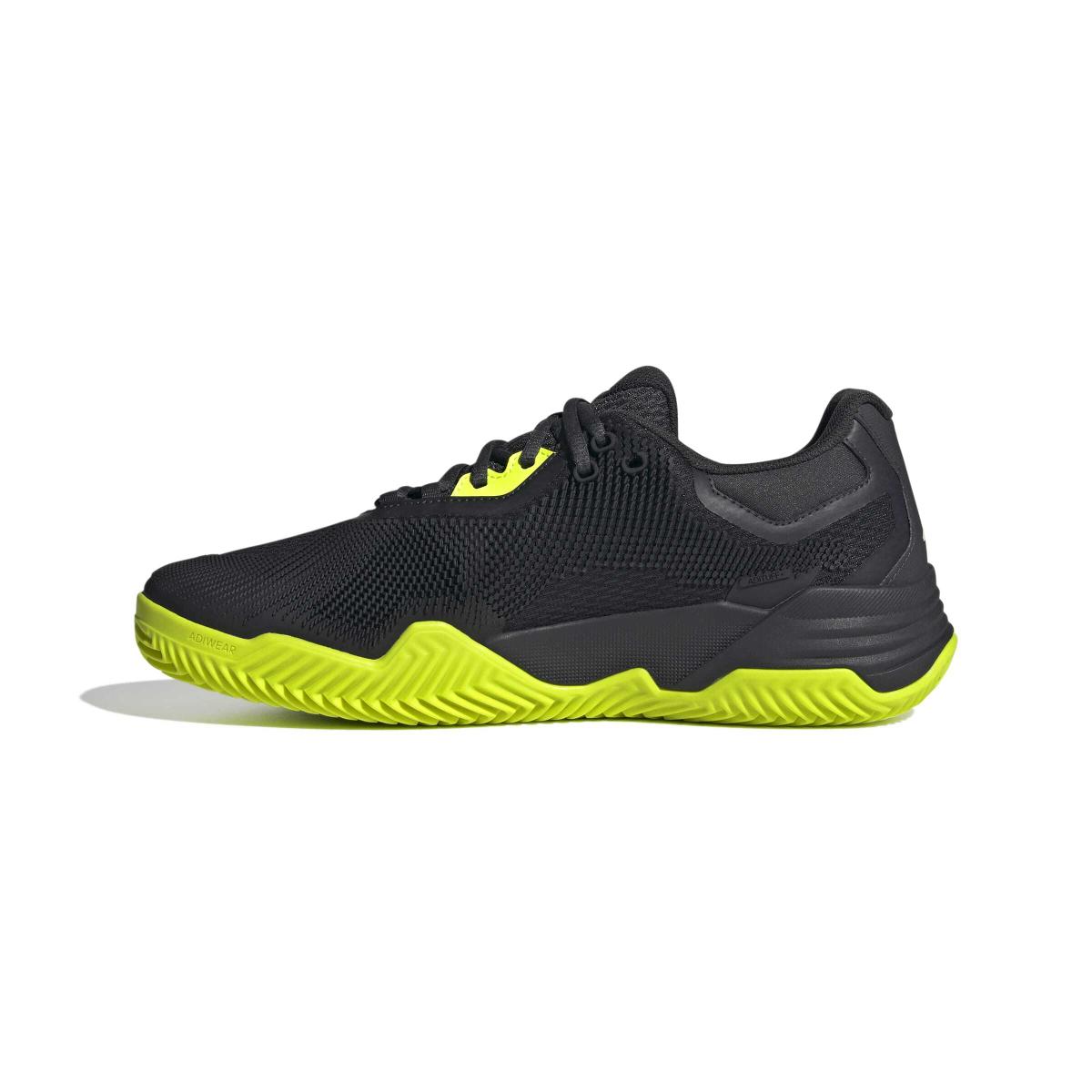 product/2/0/2025_10_adidas_ih3089_5_footwear_photography_side_medial_center_view_white.jpg