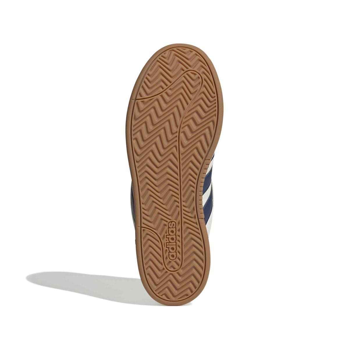 product/a/d/adidas_jq3006_4_footwear_photography_bottom_view_white-nw091625.jpg