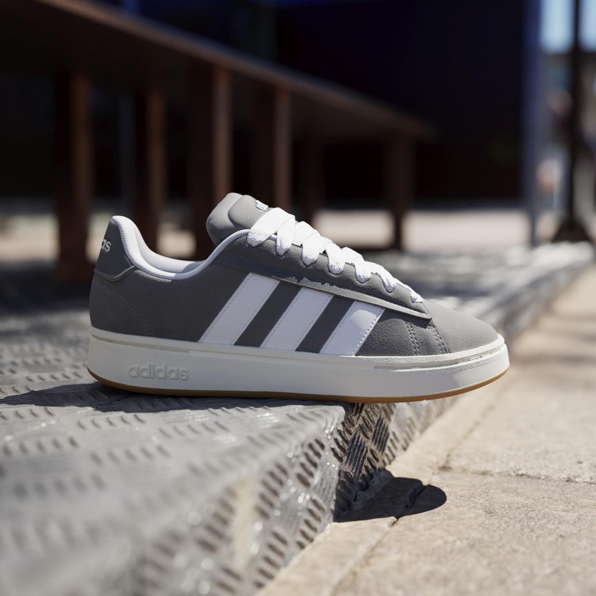 product/a/d/adidas_jr0542_14_footwear_photography_heromrktng_view_3-nw091625.jpg