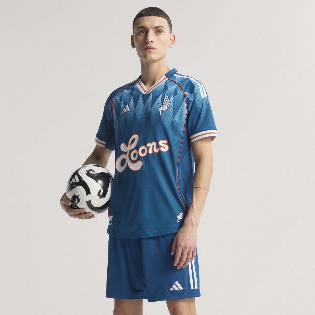 product/a/d/adidas_jy3559_8_apparel_photography_heromrktng_view_1.jpg