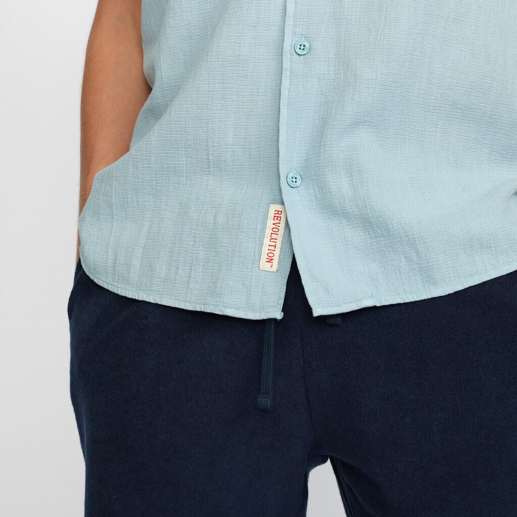 product/r/e/revolution_3927-lightblue_3.jpg