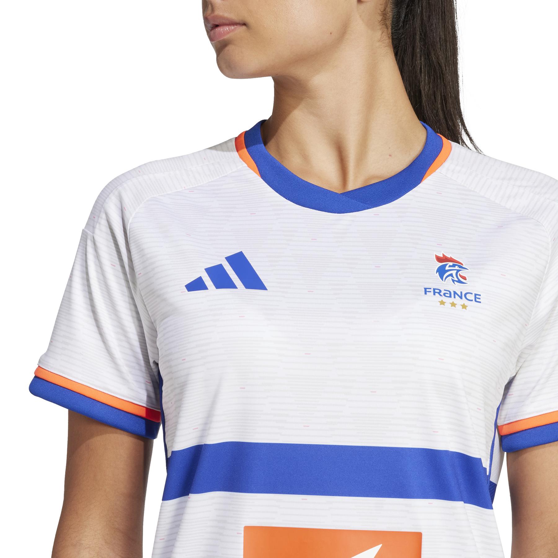 product/a/d/adidas_jp0363_5_apparel_on_model_detail_view_2_white.jpg
