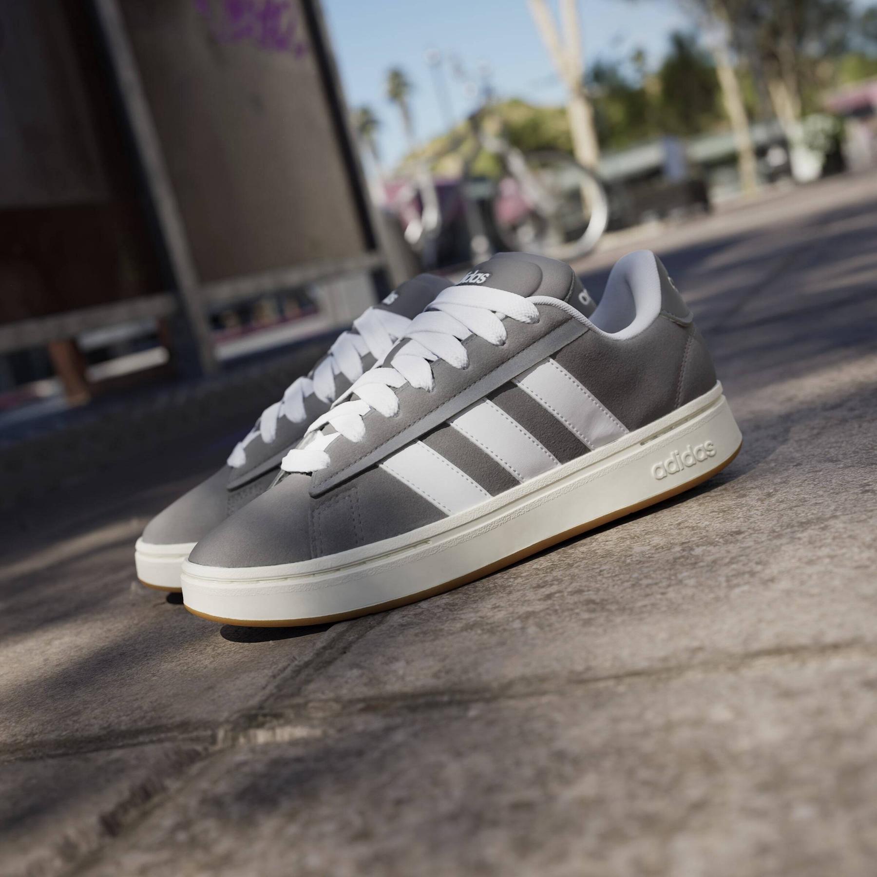 product/a/d/adidas_jr0542_19_footwear_photography_heromrktng_view_8-nw091625.jpg