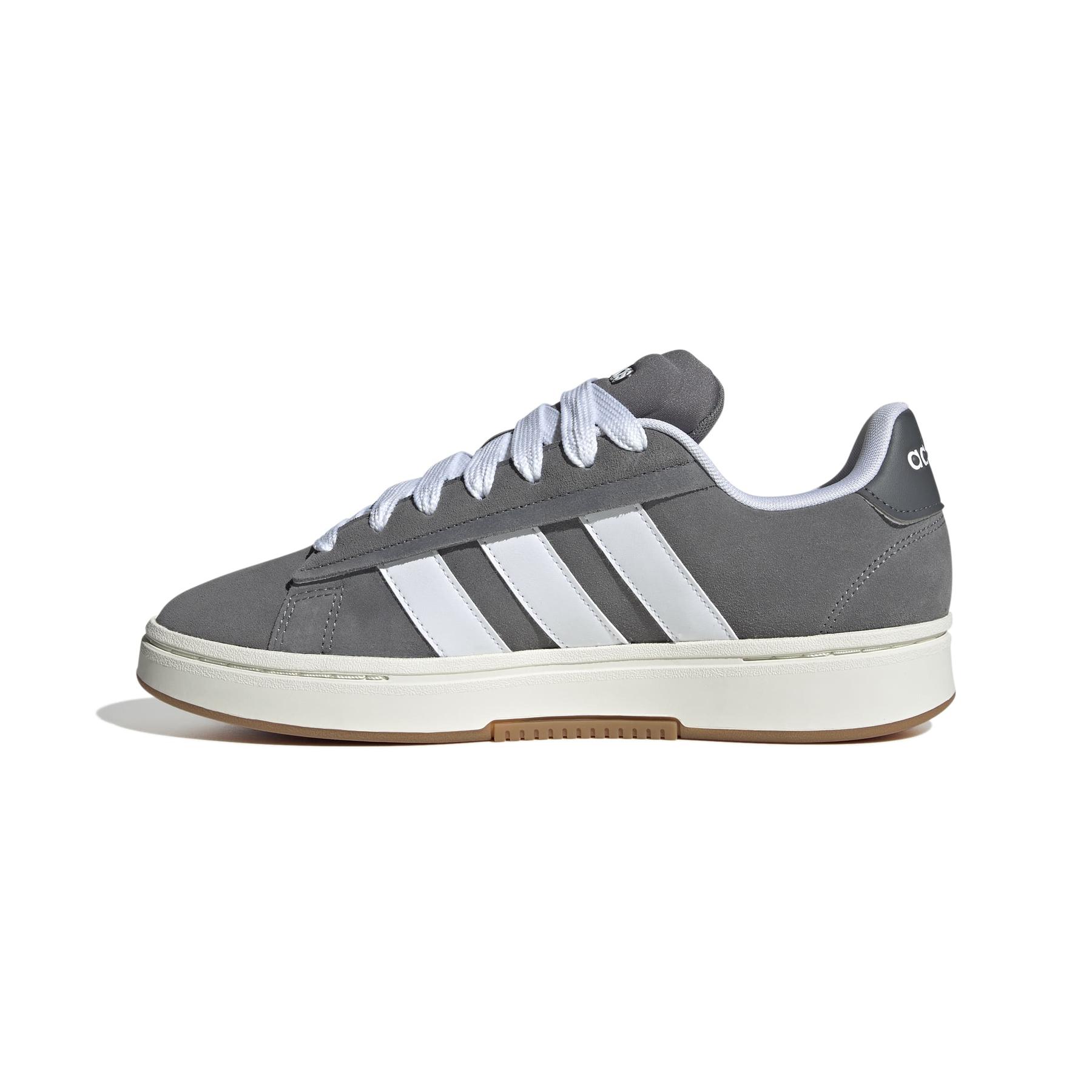 product/a/d/adidas_jr0542_5_footwear_photography_side_medial_center_view_white-nw091625.jpg