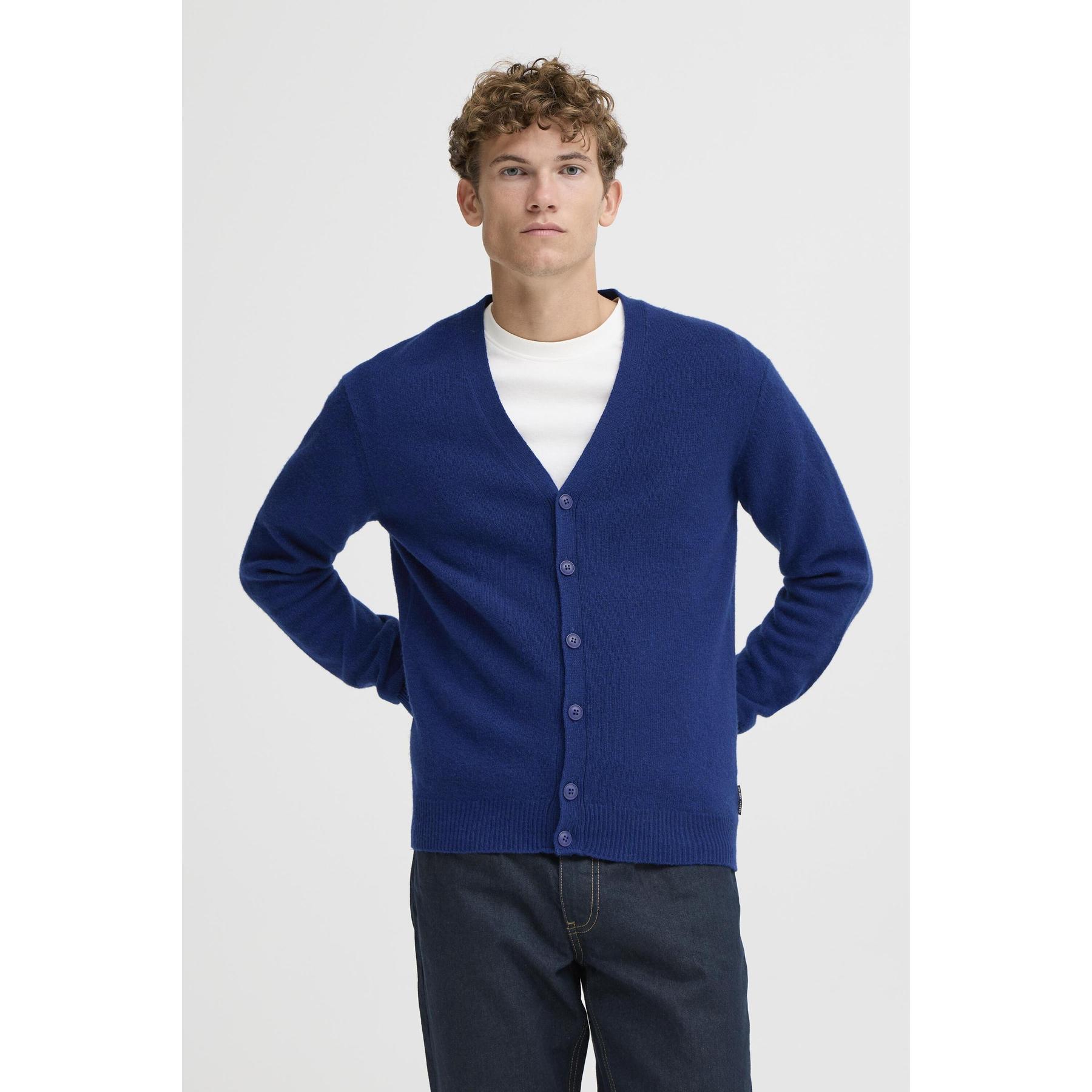 product/c/a/casual-friday_20504796-1939331_4.jpg