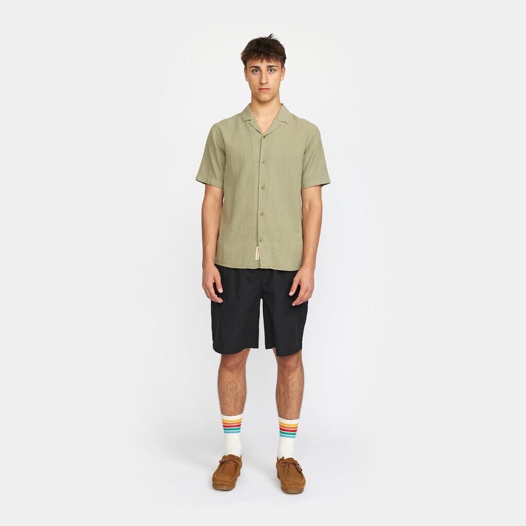 product/r/e/revolution_3927-lightgreen_2.jpg
