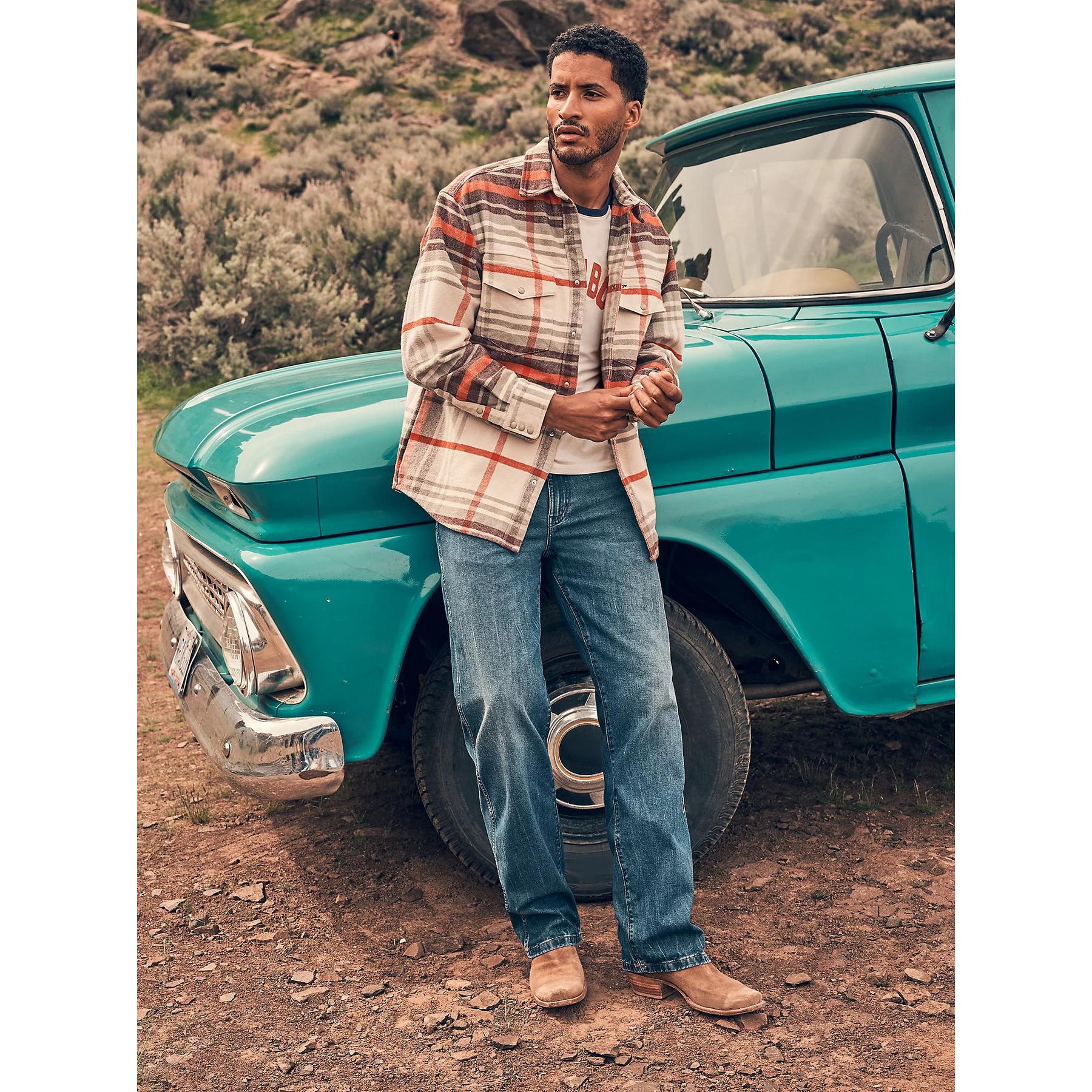 product/w/r/wrangler-112371018-retro-blue-2.jpg