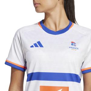 product/a/d/adidas_jp0363_5_apparel_on_model_detail_view_2_white.jpg
