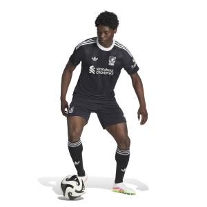 product/a/d/adidas_jv6477_5_apparel_on_model_walking_view_white.jpg