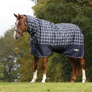 1011727001-coperta-da-esterno-per-cavalli-con-copricollo-rimovibile-weatherbeeta-saxon-defiant-600d-combo-300g-scozzese-navy